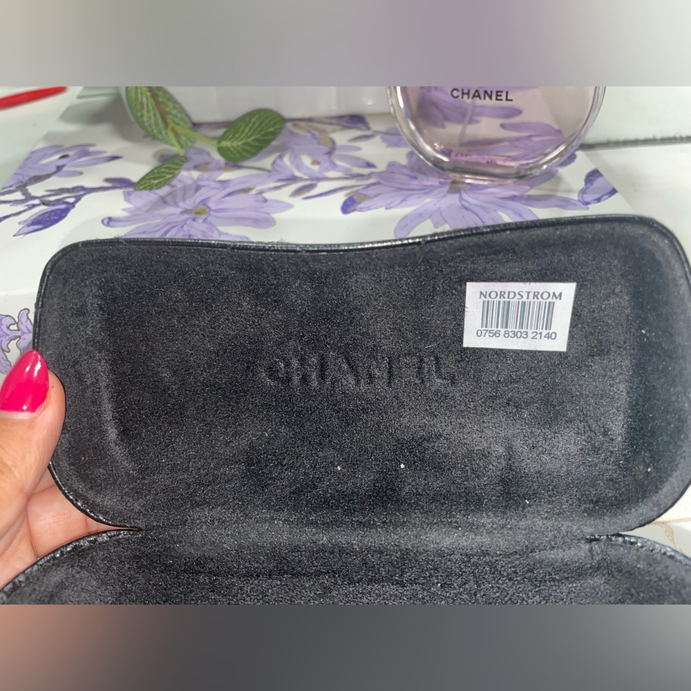 Authentic CHANEL Quilted Leather Sunglasses Case with Velvet Interior - Picture 6 of 6